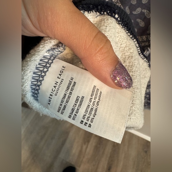 American Eagle Sweatshirt - Picture 5 of 5